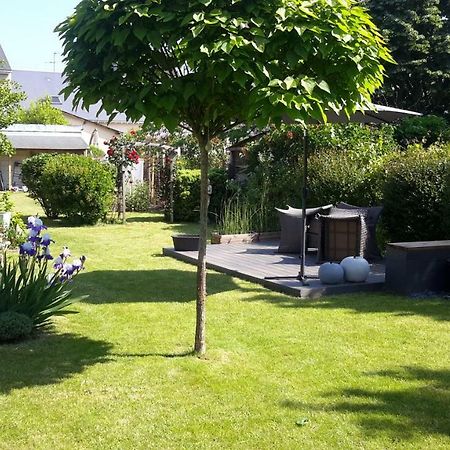 Louane Le Mans Exterior foto